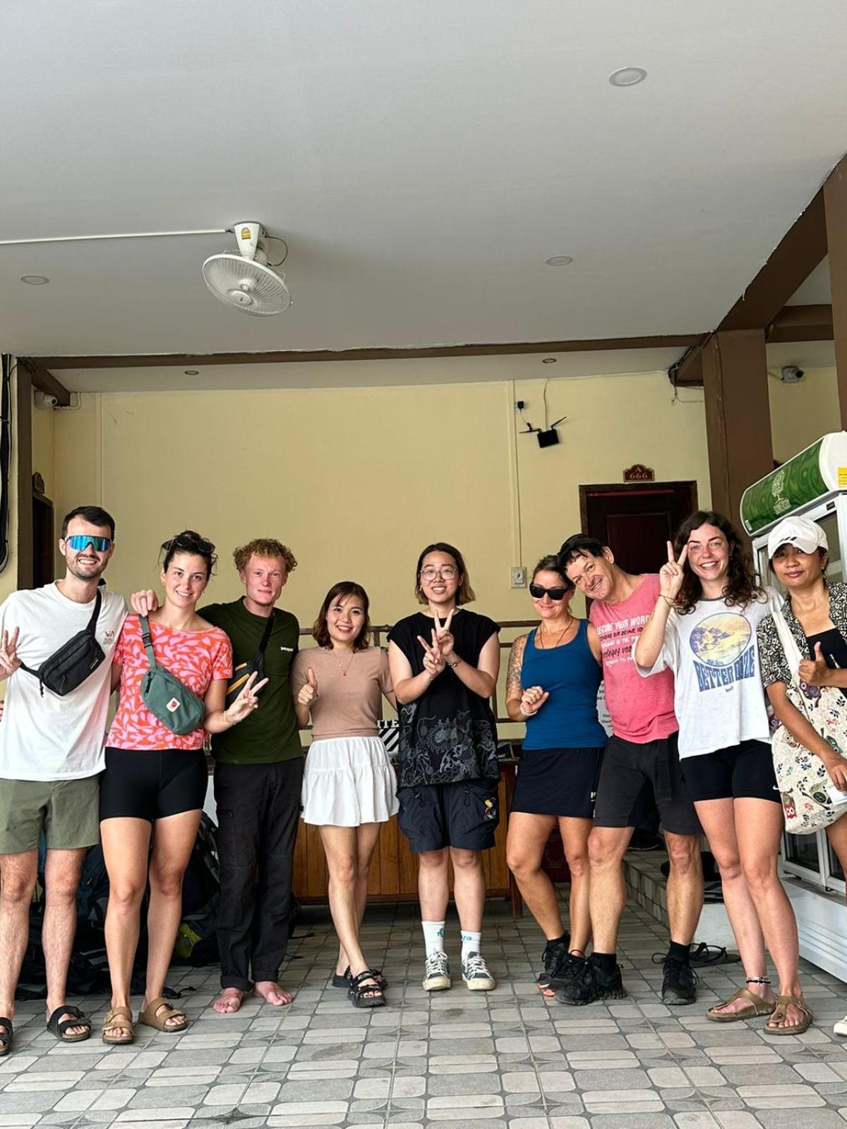 Vang Vieng Global Hostel Bagian luar foto