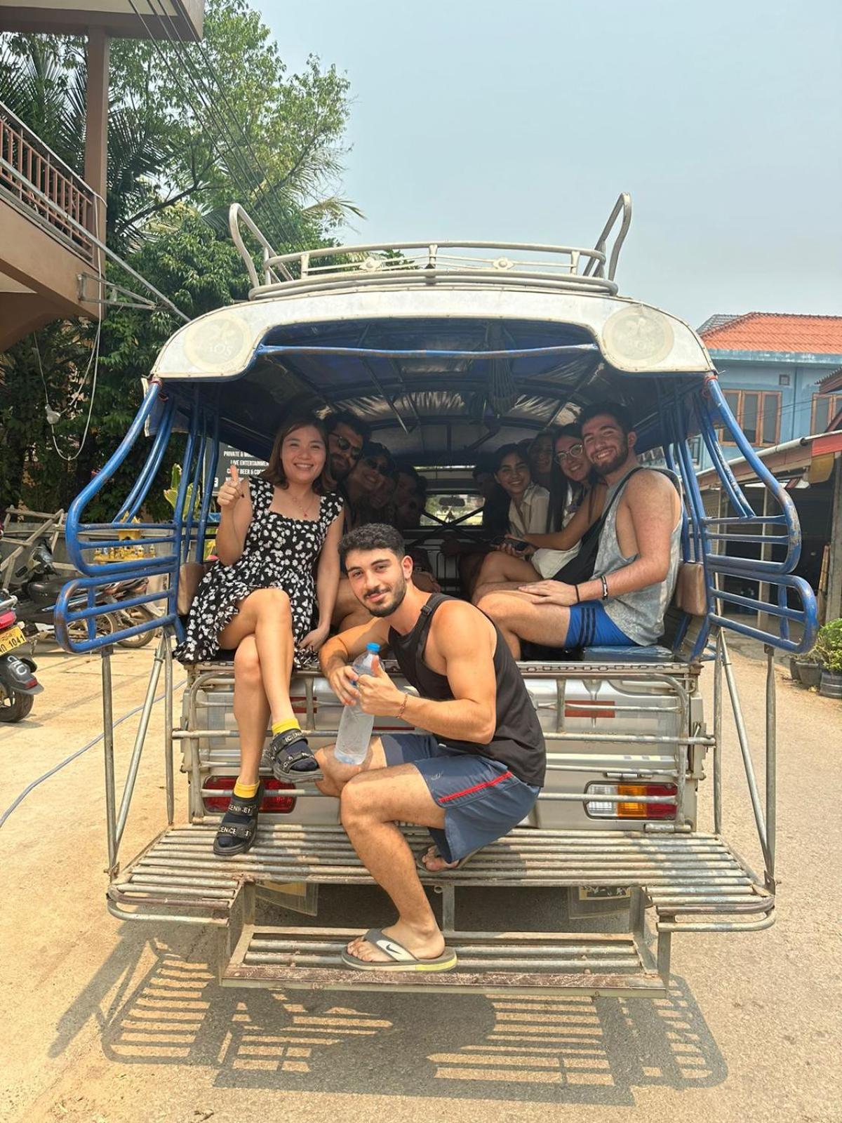 Vang Vieng Global Hostel Bagian luar foto