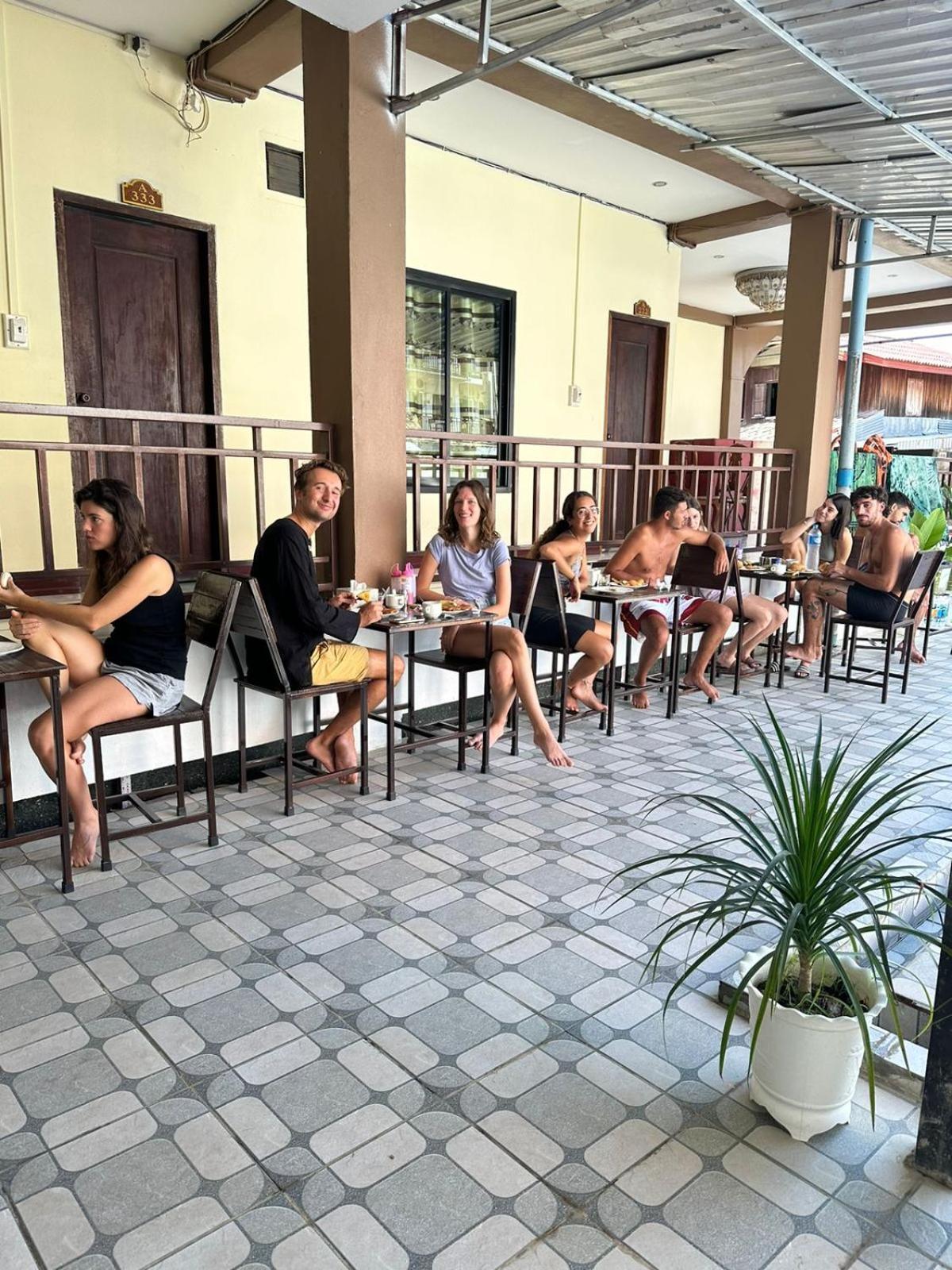Vang Vieng Global Hostel Bagian luar foto